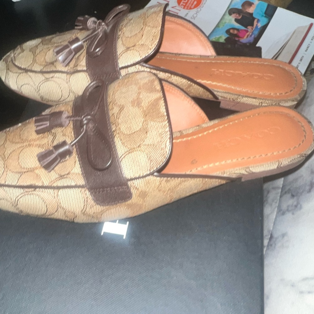 Women’s shoes